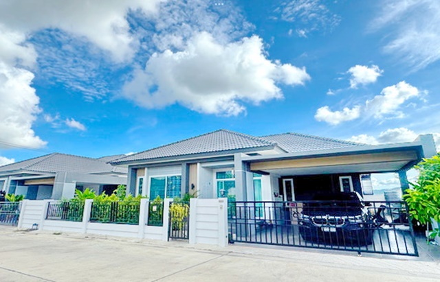 For RentHouseRayong : Nikhom Phatthana Hospital 1.2km.Rayong house fully fur new appliances WatChakPhakKut Sch 2.7 km.3 be