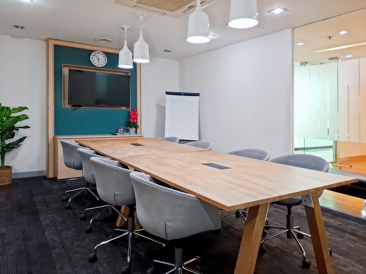 ให้เช่าสำนักงานพุทธมณฑล ศาลายา : ย้ายเข้า Open Office Space พร้อมใช้สำหรับ 10 คน ที่ Regus Interchange 21