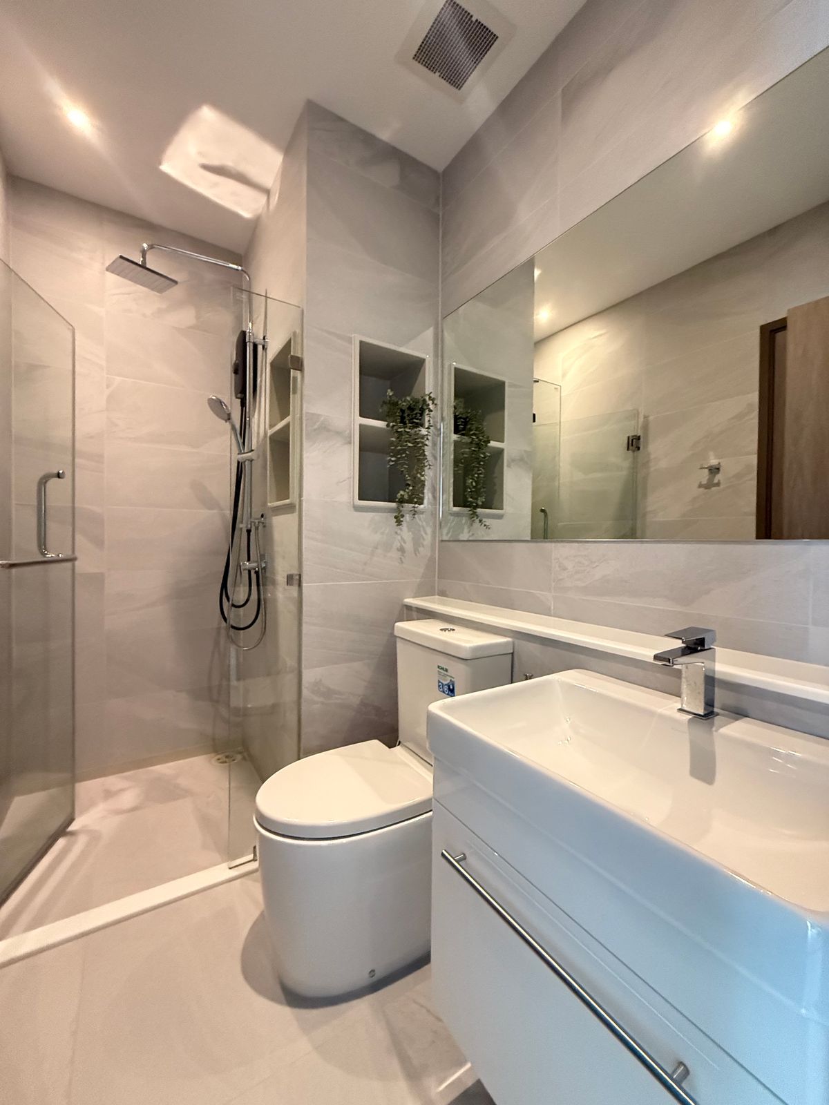 ให้เช่าคอนโดสุขุมวิท อโศก ทองหล่อ : ⚜️ Available now ! Brand new unit 1 bed for rent rhythm ekkamai estate ⚜️