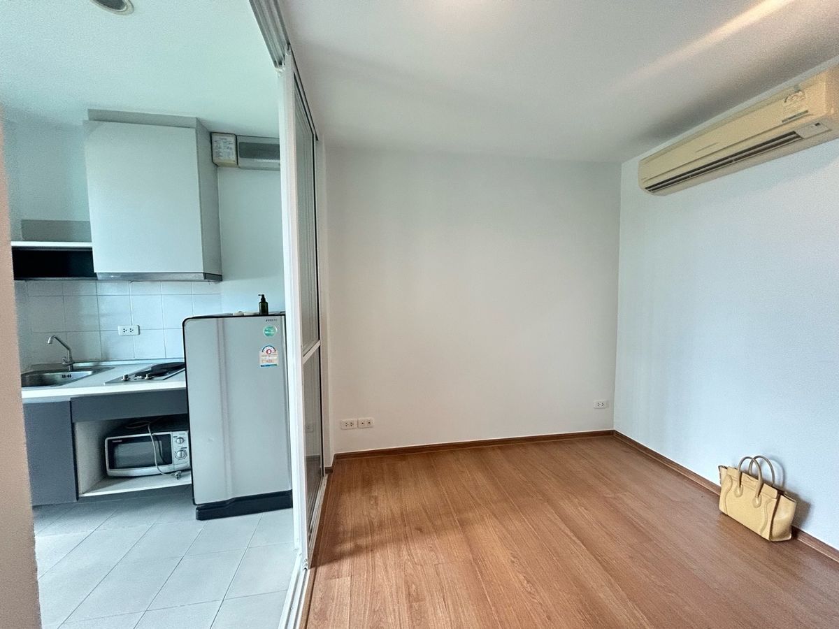 ขายคอนโดอ่อนนุช อุดมสุข : ขาย The base sukhumvit 77 ห้องวิวสระ พร้อมเข้าอยู่ค่ะ