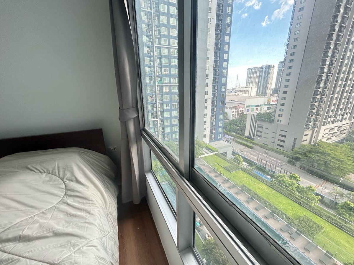 ขายคอนโดอ่อนนุช อุดมสุข : ขาย The base sukhumvit 77 ห้องวิวสระ พร้อมเข้าอยู่ค่ะ