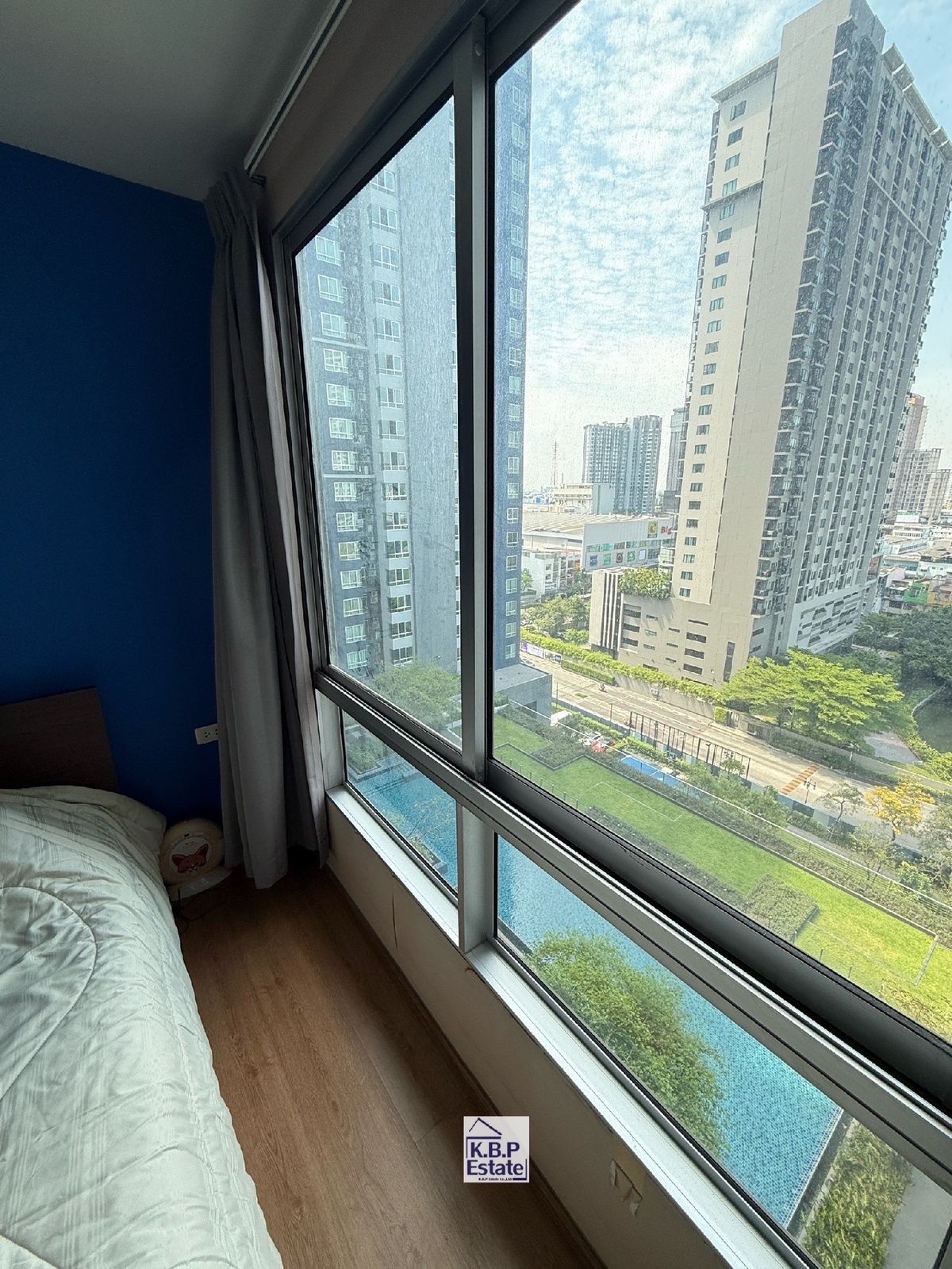 ขายคอนโดอ่อนนุช อุดมสุข : ขาย The base sukhumvit 77 ห้องวิวสระ