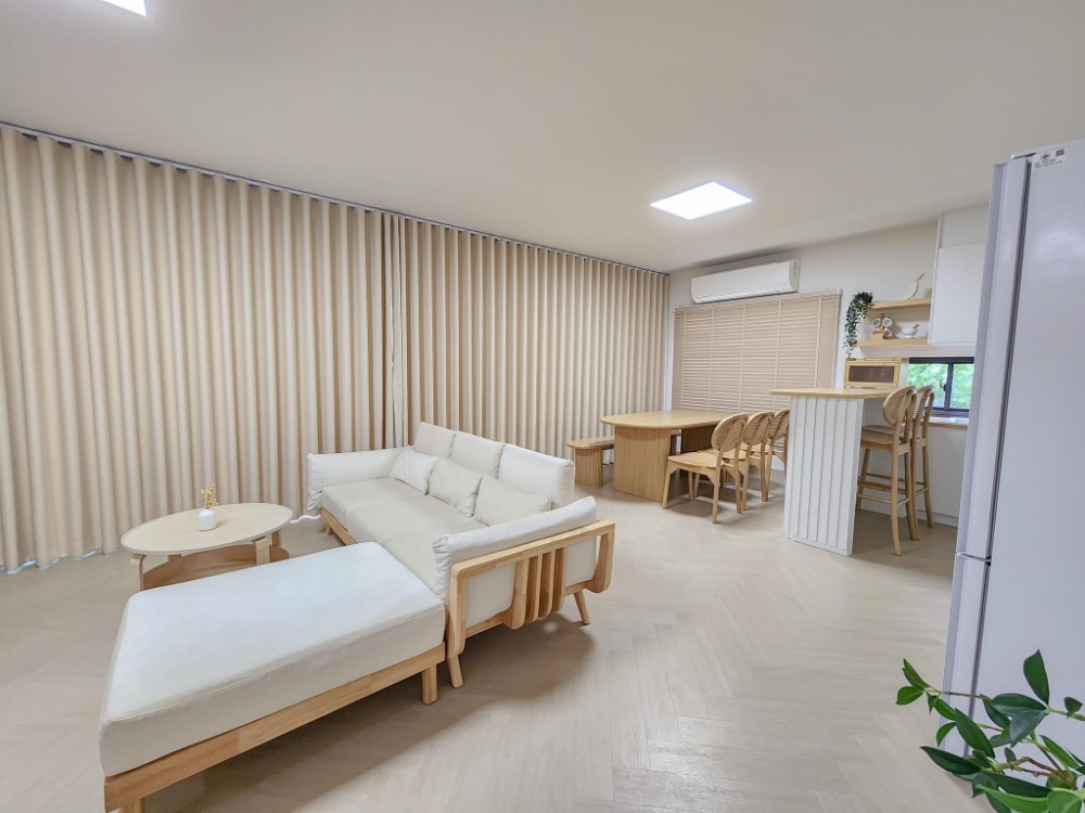 ขายบ้านสมุทรปราการ สำโรง : 🏡Pimnara Srinakarin-Bangna บ้านเดี่ยว 𝗠𝘂𝗷𝗶 𝗠𝗶𝗻𝗶𝗺𝗮𝗹 𝗦𝘁𝘆𝗹𝗲 พร้อมเข้าอยู่ อยู่ท้ายโครงการ เป็นบ้านหน้ากว้างที่หน้าบ้านไม่ติดกับใคร ได้ความเป็นส่วนตัว เงียบสงบ ราคา 7,750,000 บาท