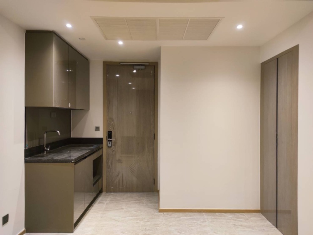 ให้เช่าคอนโดพระราม 9 เพชรบุรีตัดใหม่ RCA : Ashton Asoke Rama 40 sq.m. Eng 中 日 Please add LINE ID @806qphgn o8415o5483