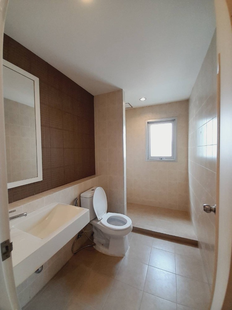 ขายคอนโดสีลม ศาลาแดง บางรัก : ขายคอนโดไอวี่ริเวอร์ เขตราษฎร์บูรณะ ชั้น 17 อาคารD.. วิวสุดมาก..(N.886)