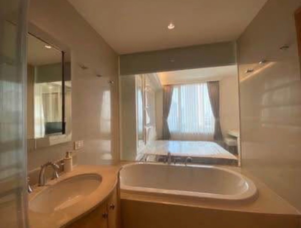 ให้เช่าคอนโดสาทร นราธิวาส : ให้เช่า ✨ The Empire Place ✨ 2 ห้องนอน 2 ห้องน้ำ เฟอร์นิเจอร์ และ เครื่องใช้ไฟฟ้าครบ ใกล้ สีลม คอมเพล็กซ์