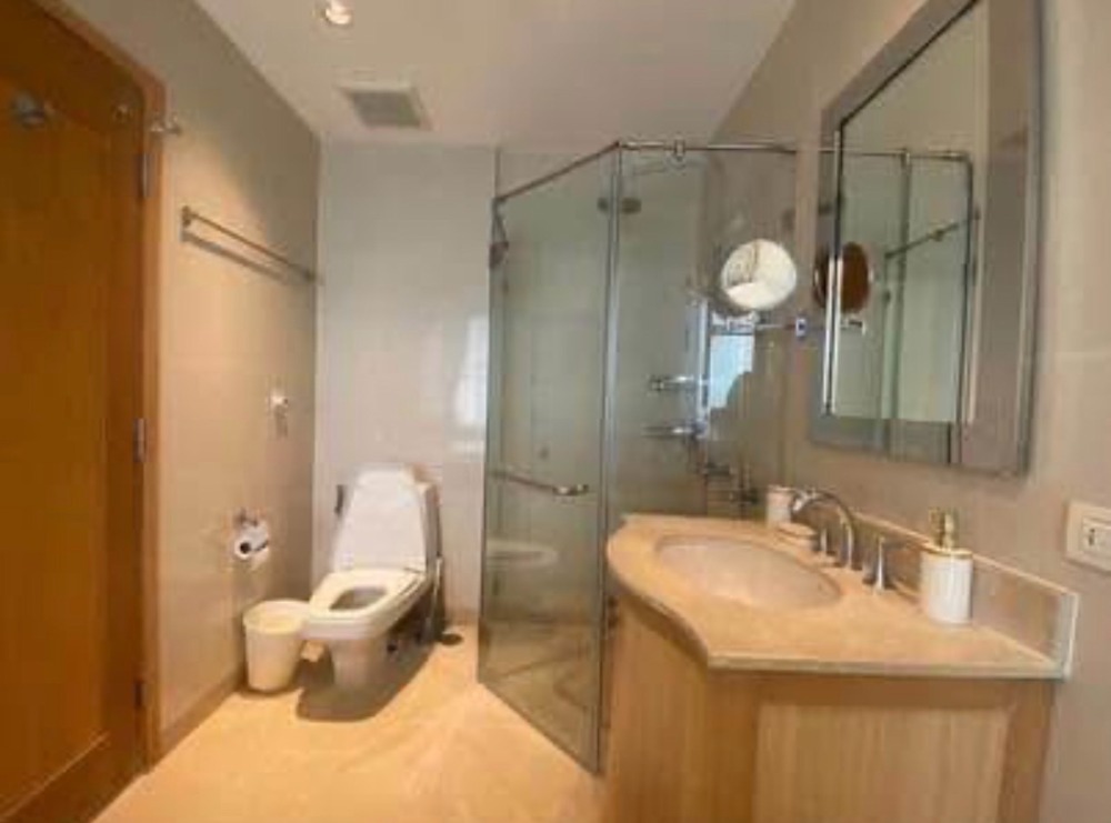 ให้เช่าคอนโดสาทร นราธิวาส : ให้เช่า ✨ The Empire Place ✨ 2 ห้องนอน 2 ห้องน้ำ เฟอร์นิเจอร์ และ เครื่องใช้ไฟฟ้าครบ ใกล้ สีลม คอมเพล็กซ์