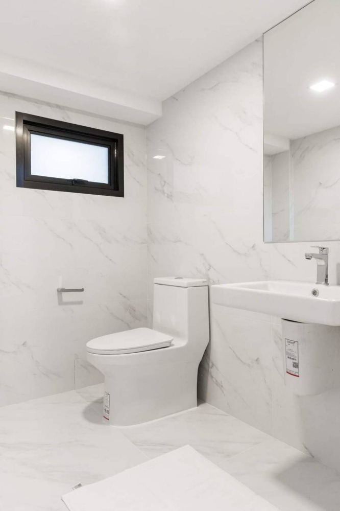 ขายทาวน์โฮมปิ่นเกล้า จรัญสนิทวงศ์ : The Blisz Iconic สาทร - จรัญ 35  บ้านใกล้ศิริราช MRT ไฟฉาย โครงการใหม่ พรีเมี่ยมทาวน์โฮม 3 ชั้นครึ่ง 195 ตร.ม. บนทำเลที่ดีที่สุดบนถนนจรัญสนิทวงศ์  เริ่ม 7.79 ลบ.*