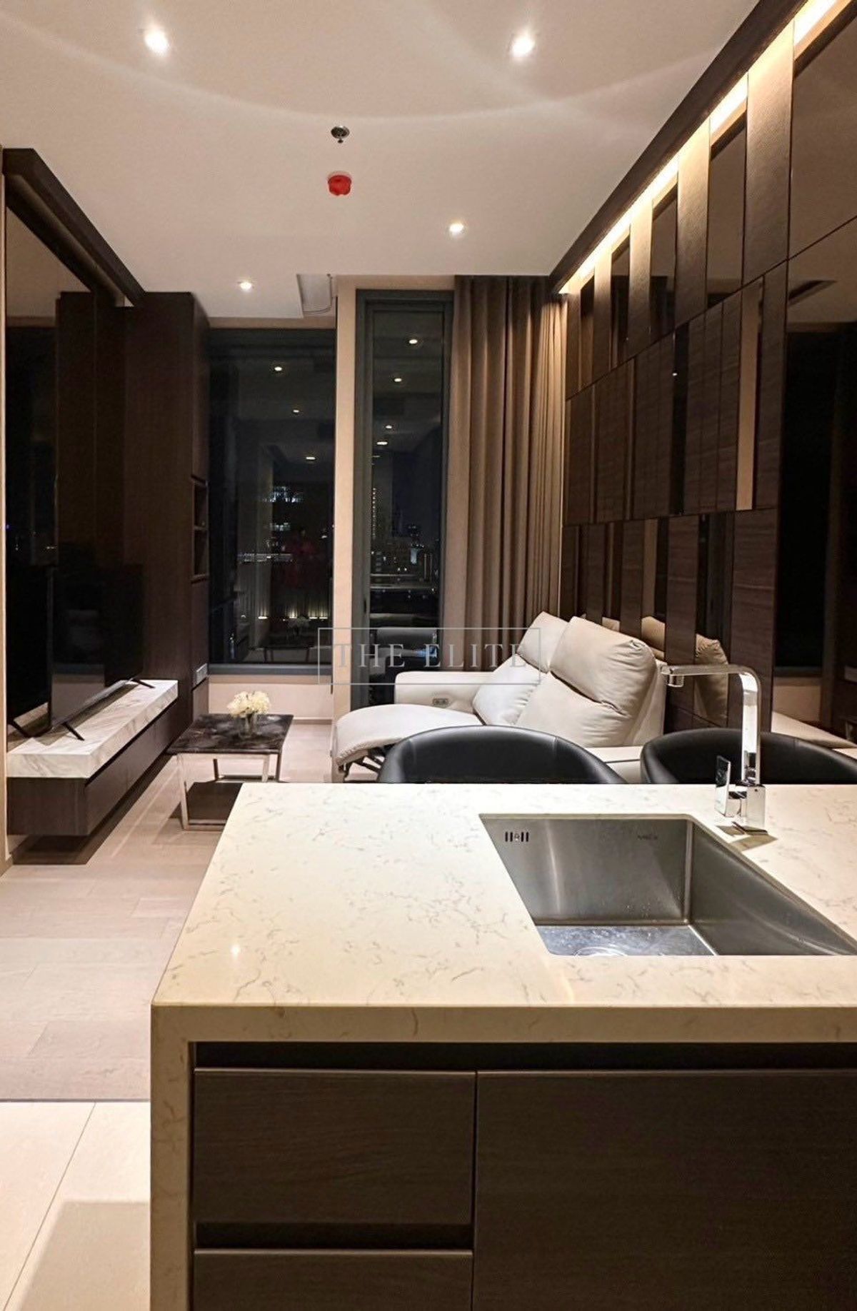 ขายคอนโดสุขุมวิท อโศก ทองหล่อ : 💥เจ้าของขายด่วน !! The Esse Asoke 💥ราคาถูกมาก ทำเลดี ชั้นสูง วิวสวย เดินทางสะดวก ใกล้ BTS-Asok 🚄