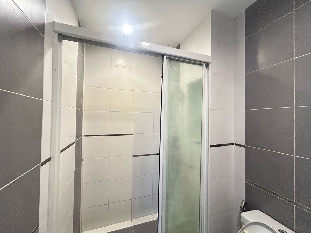 ขายคอนโดอ่อนนุช อุดมสุข : ขาย The base sukhumvit 77 ห้องวิวสระ พร้อมเข้าอยู่ค่ะ