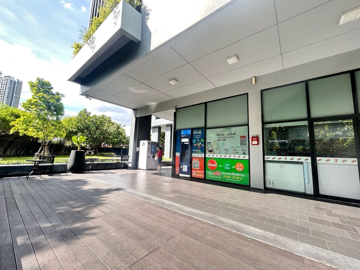 ขายคอนโดอ่อนนุช อุดมสุข : ขาย The base sukhumvit 77 ห้องวิวสระ พร้อมเข้าอยู่ค่ะ