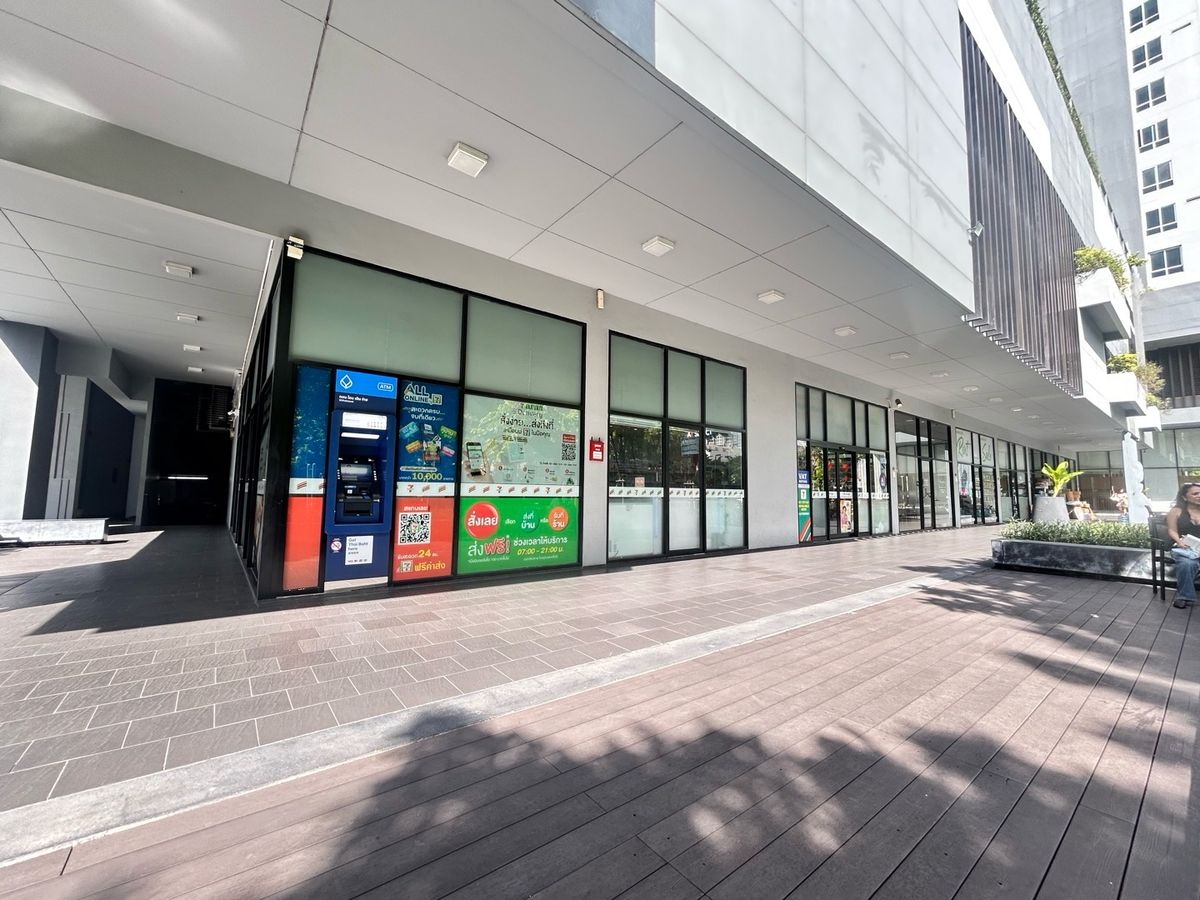 ขายคอนโดอ่อนนุช อุดมสุข : ขาย The base sukhumvit 77 ห้องวิวสระ พร้อมเข้าอยู่ค่ะ