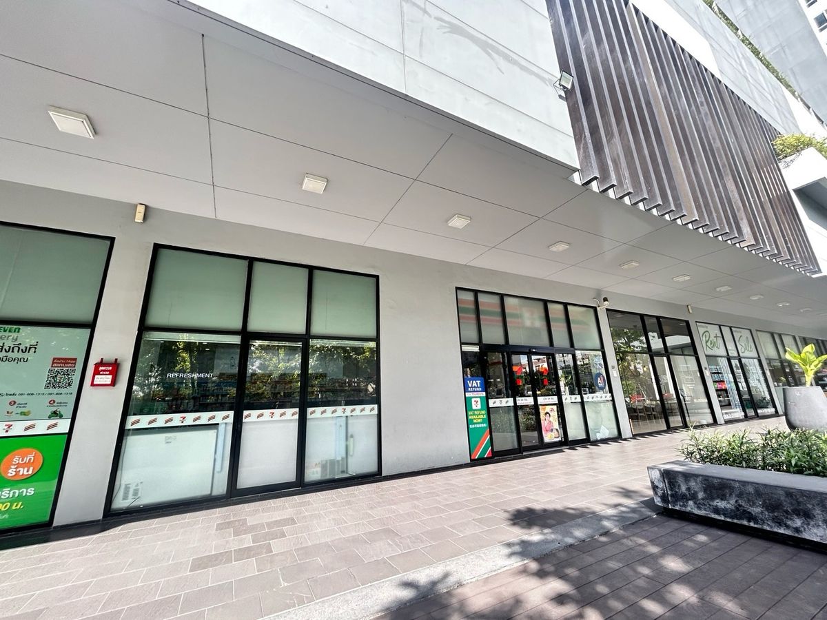 ขายคอนโดอ่อนนุช อุดมสุข : ขาย The base sukhumvit 77 ห้องวิวสระ พร้อมเข้าอยู่ค่ะ