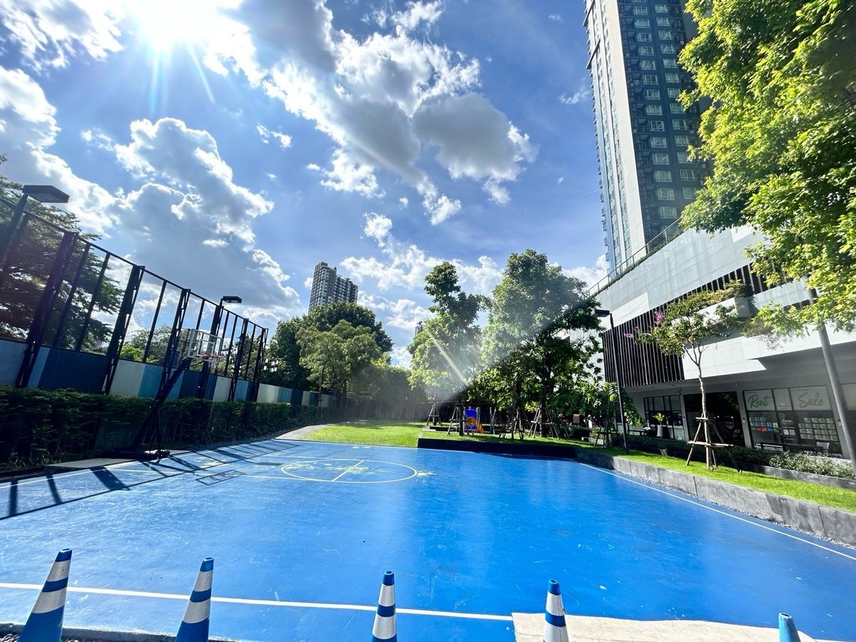 ขายคอนโดอ่อนนุช อุดมสุข : ขาย The base sukhumvit 77 ห้องวิวสระ พร้อมเข้าอยู่ค่ะ