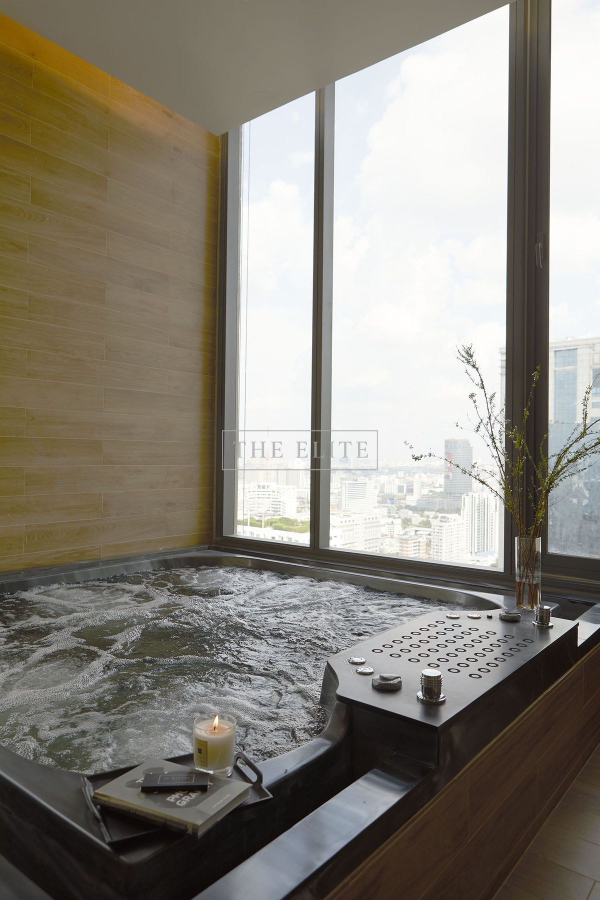 ขายคอนโดสุขุมวิท อโศก ทองหล่อ : 💥เจ้าของขายด่วน !! The Esse Asoke 💥ราคาถูกมาก ทำเลดี ชั้นสูง วิวสวย เดินทางสะดวก ใกล้ BTS-Asok 🚄