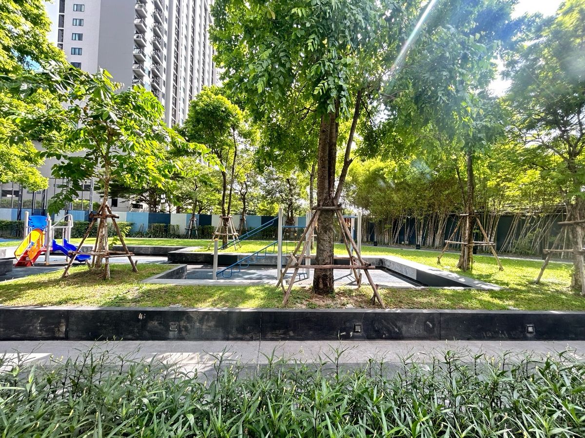 ขายคอนโดอ่อนนุช อุดมสุข : ขาย The base sukhumvit 77 ห้องวิวสระ พร้อมเข้าอยู่ค่ะ