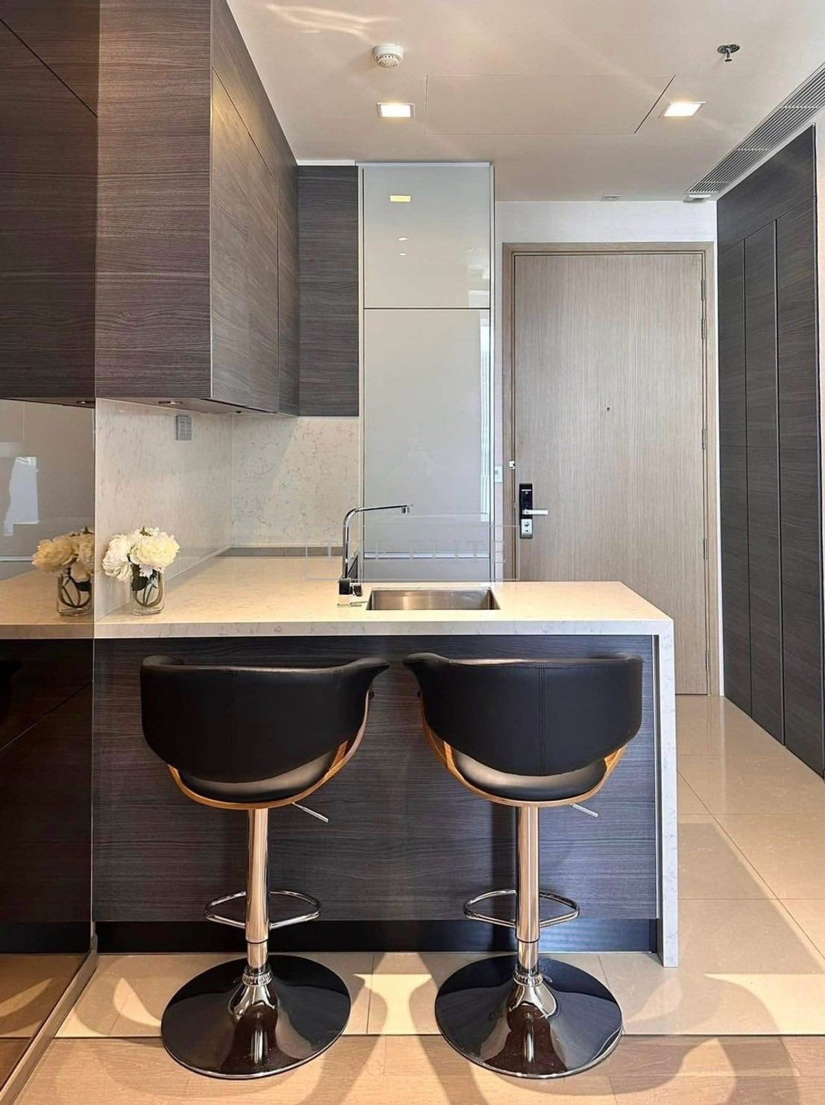 ขายคอนโดสุขุมวิท อโศก ทองหล่อ : 💥เจ้าของขายด่วน !! The Esse Asoke 💥ราคาถูกมาก ทำเลดี ชั้นสูง วิวสวย เดินทางสะดวก ใกล้ BTS-Asok 🚄