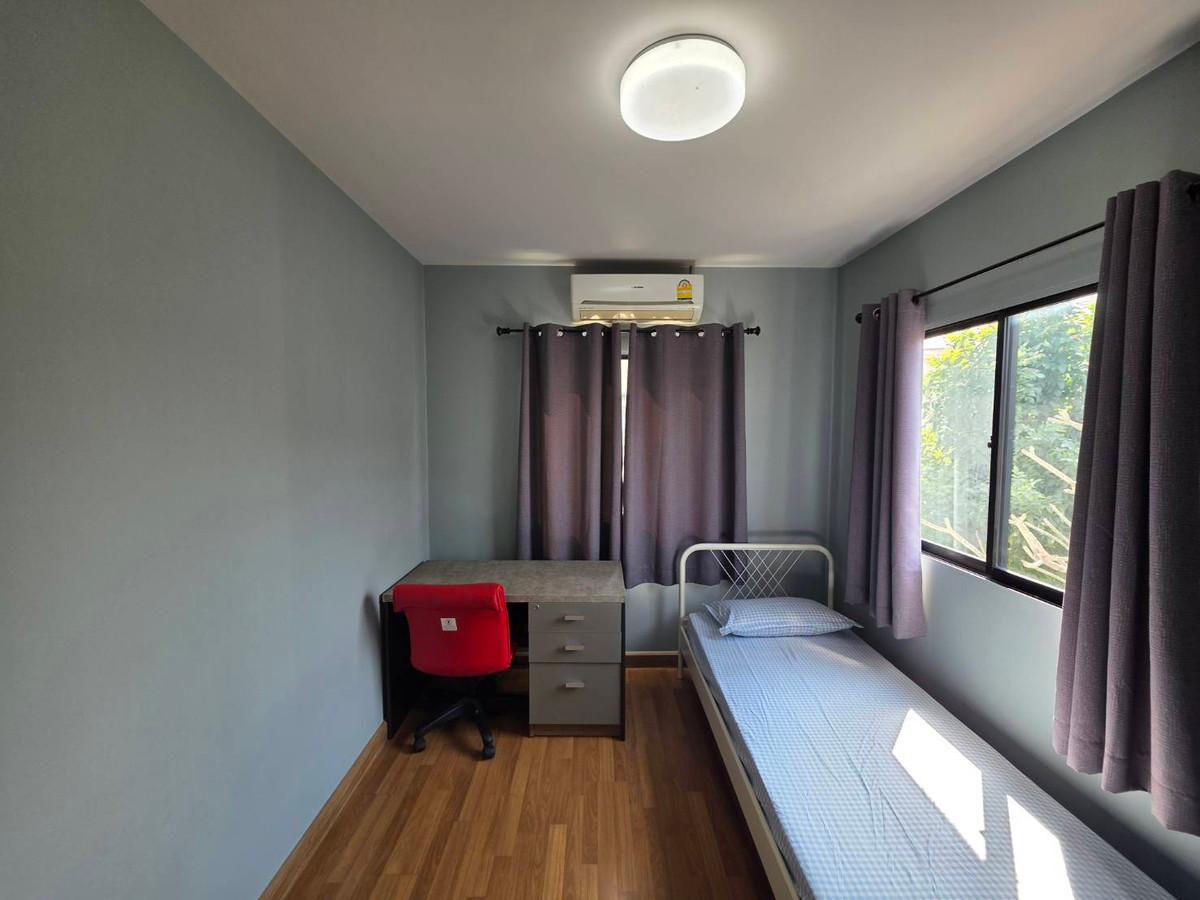 For RentTownhomeChaengwatana, Muangthong : Townhouse for rent, The Connect 41, Chaeng Watthana - Tiwanon, near Lotus Tiwanon, only 5 minutes.