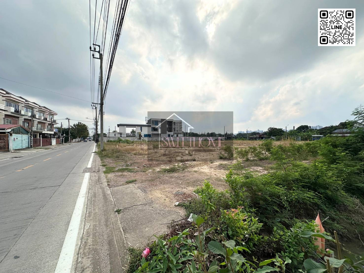 For SaleLandBang kae, Phetkasem : Beautiful land plot for sale, Phutthamonthon Sai 1, near SISB, suitable for business, building a house, corner plot, on the main road, good location, can enter and exit the main road in many ways.