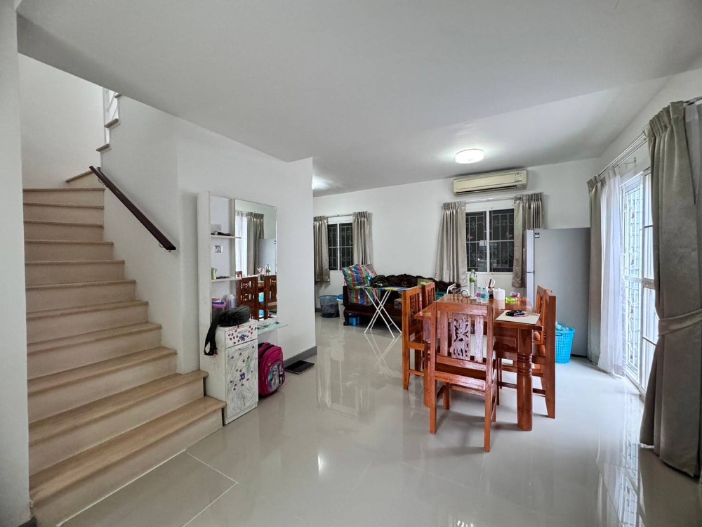 For SaleTownhomePattanakan, Srinakarin : Urgent sale, renovated semi-detached house, Pruksa Ville 50/2, area 38 sq m, 3 bedrooms, 3 free air conditioners, Ratchadaphisek Road, Saphan Sung (N.1453)