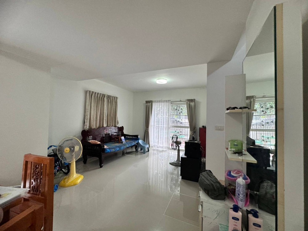 For SaleTownhomePattanakan, Srinakarin : Urgent sale, renovated semi-detached house, Pruksa Ville 50/2, area 38 sq m, 3 bedrooms, 3 free air conditioners, Ratchadaphisek Road, Saphan Sung (N.1453)