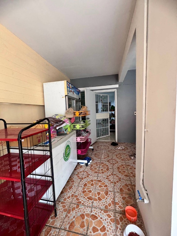 For SaleTownhomePattanakan, Srinakarin : Urgent sale, renovated semi-detached house, Pruksa Ville 50/2, area 38 sq m, 3 bedrooms, 3 free air conditioners, Ratchadaphisek Road, Saphan Sung (N.1453)