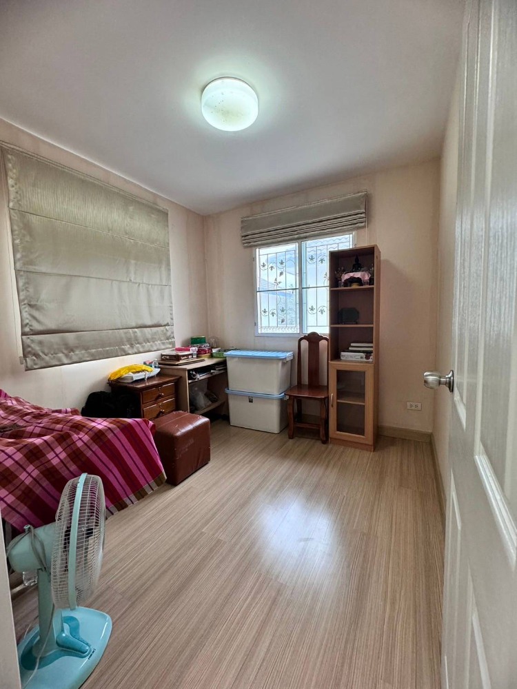 For SaleTownhomePattanakan, Srinakarin : Urgent sale, renovated semi-detached house, Pruksa Ville 50/2, area 38 sq m, 3 bedrooms, 3 free air conditioners, Ratchadaphisek Road, Saphan Sung (N.1453)