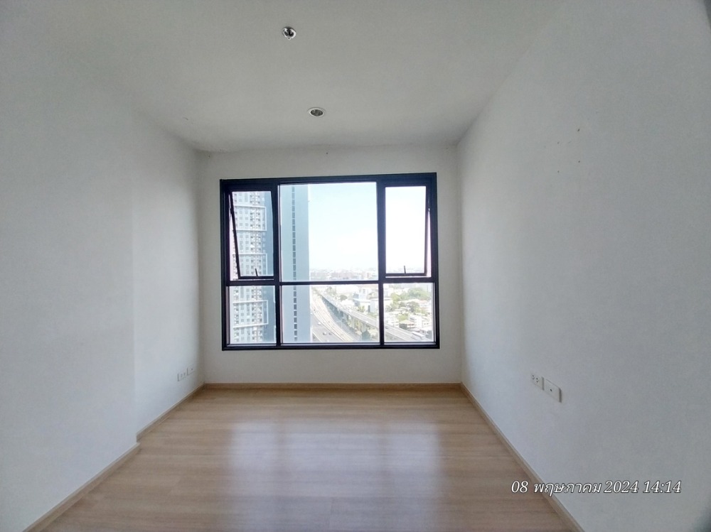 For SaleCondoRama9, Petchburi, RCA : The Base Rama 9-Ramkhamhaeng, 23rd floor, 1 bedroom, 1 bathroom, 29.60 sq m.