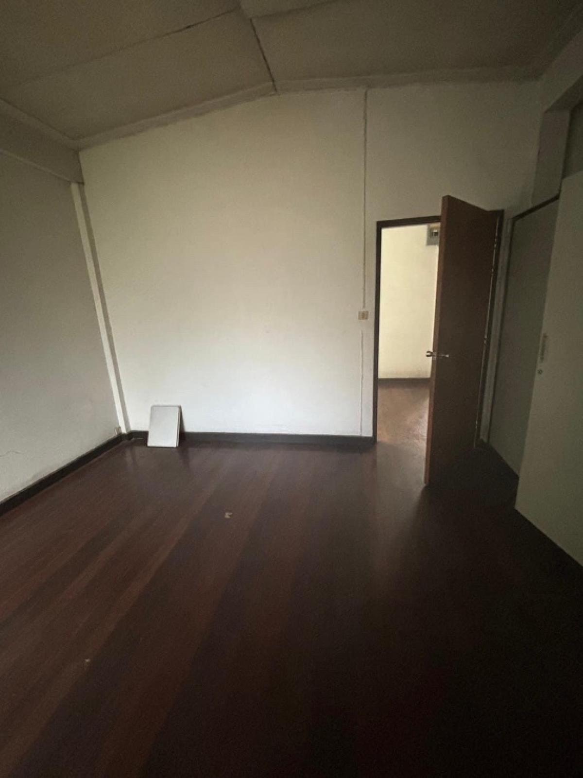 ให้เช่าร้านค้า/ตลาดนัดสุขุมวิท อโศก ทองหล่อ : บ้านเช่าเอกมัย สำหรับ ทำธุรกิจ ซอยเอกมัย 28 สุขุมวิท 63 กรุงเทพ. สำหรับ คาเฟ่, ร้านอาหาร, Italian Food, อาหารญี่ปุ่น, สปา นวดแผนไทย ออนเซน, คลินิก เวลเนส สุขภาพ, Gym /Yoga /Pilates Studio