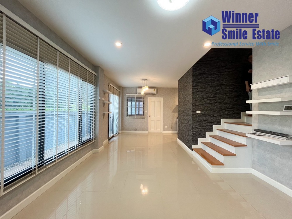 For SaleTownhomePattanakan, Srinakarin : For sale 3-storey townhouse, Time Home Huamak 21 Village, Time Home Huamak 21, corner house, usable area 180 sq.m., Soi Huamak 21