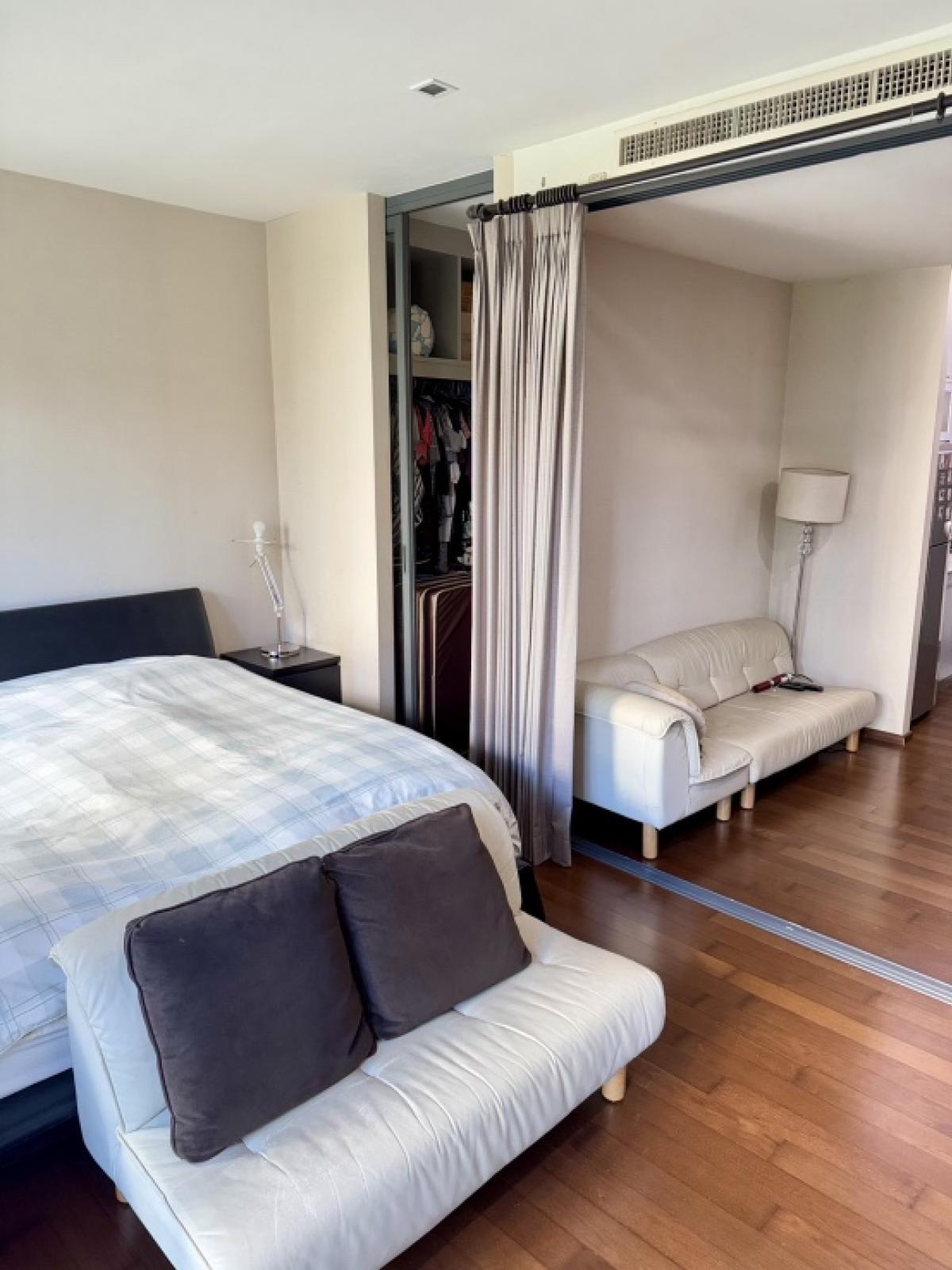 For SaleCondoSukhumvit, Asoke, Thonglor : Buy, sell, condo Noble Remix 2, 1 bedroom, 54 sq m., area, location, near BTS Thonglor, Sukhumvit Road, beautiful room, large balcony, shady, comfortable, east-facing room, cool all day, high privacy, near Emporium 099-263-6615, 085-5549989