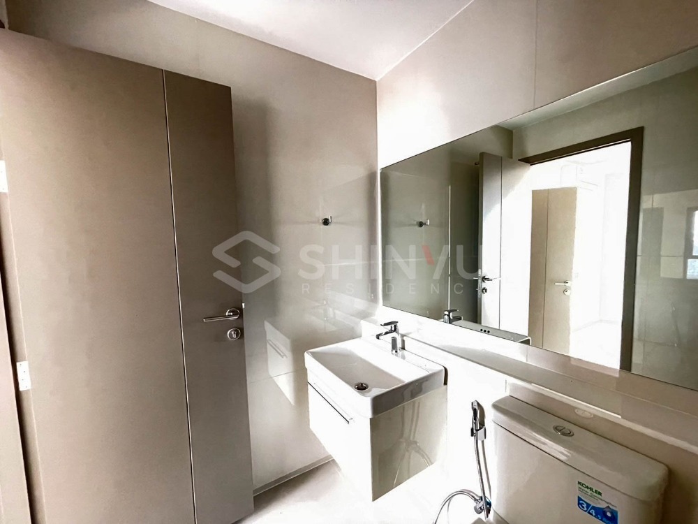 For SaleCondoRama9, Petchburi, RCA : 🔥For Sale! Life Asoke Hype🔥1 Bedroom 1 Bathroom High Floor on 40th