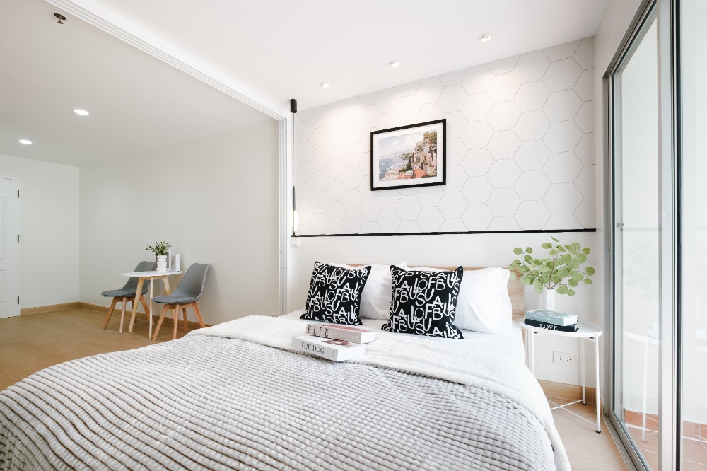 For SaleCondoBangna, Bearing, Lasalle : The condo is fully decorated, carrying the luggage, near BTS Bangna/Udomsuk.