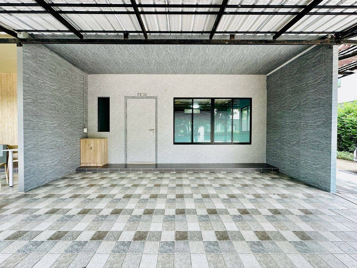 For RentTownhomeChaengwatana, Muangthong : Townhouse for rent, The Connect 41, Chaeng Watthana - Tiwanon, near Lotus Tiwanon, only 5 minutes.