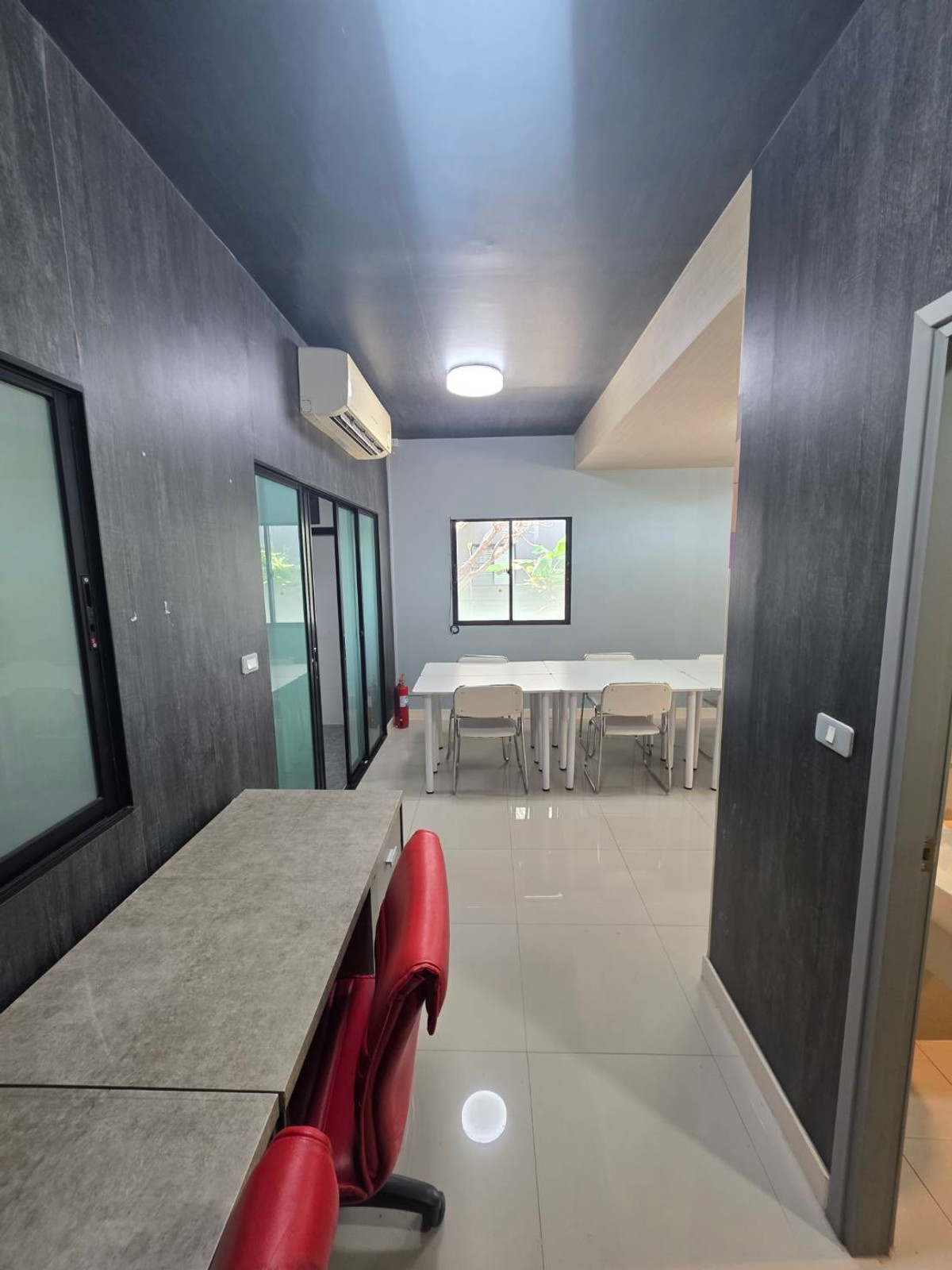 For RentTownhomeChaengwatana, Muangthong : Townhouse for rent, The Connect 41, Chaeng Watthana - Tiwanon, near Lotus Tiwanon, only 5 minutes.