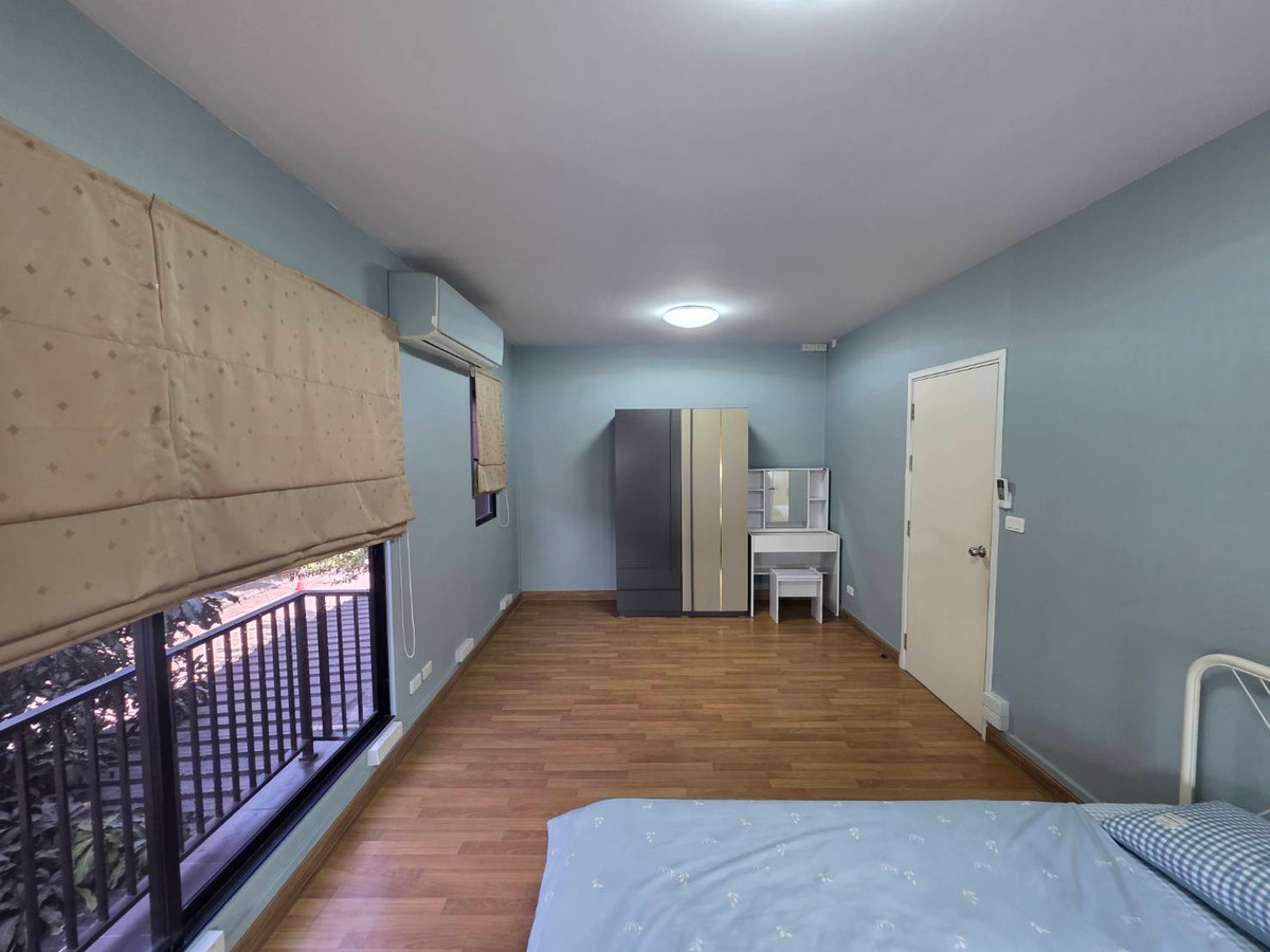 For RentTownhomeChaengwatana, Muangthong : Townhouse for rent, The Connect 41, Chaeng Watthana - Tiwanon, near Lotus Tiwanon, only 5 minutes.