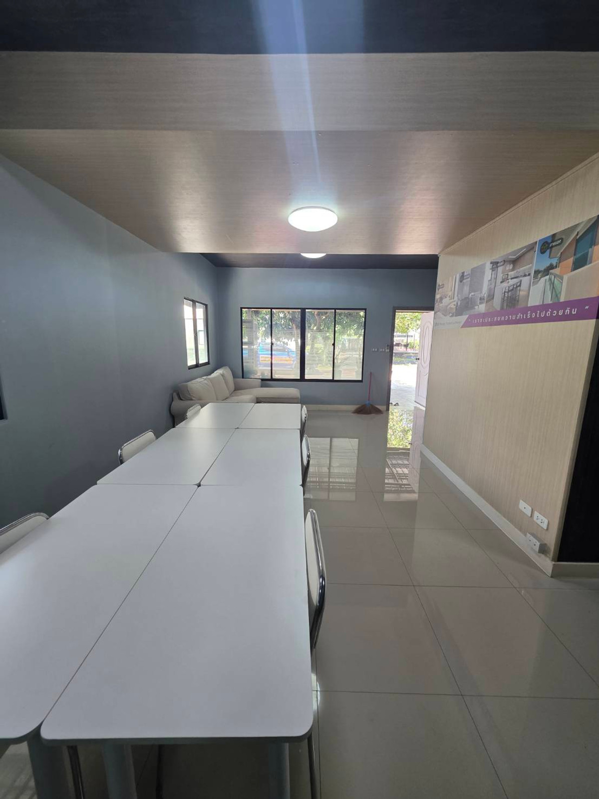 For RentTownhomeChaengwatana, Muangthong : Townhouse for rent, The Connect 41, Chaeng Watthana - Tiwanon, near Lotus Tiwanon, only 5 minutes.