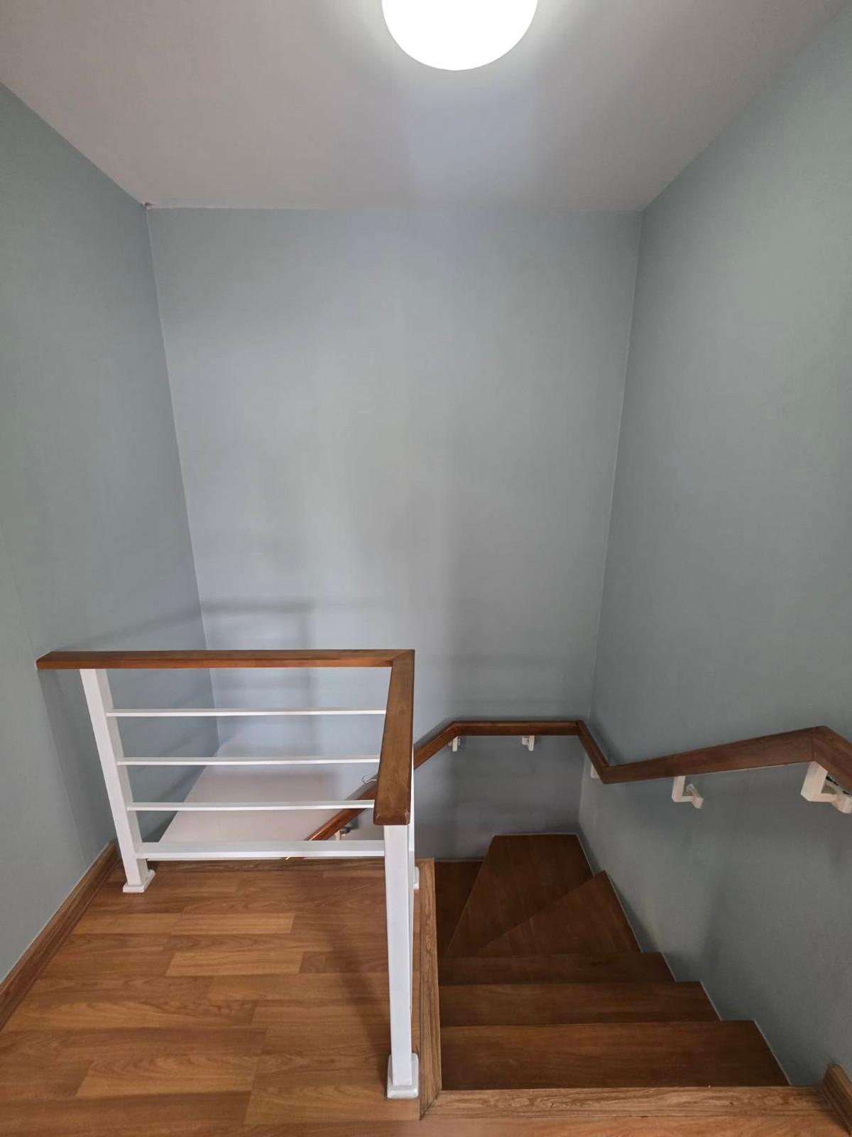 For RentTownhomeChaengwatana, Muangthong : Townhouse for rent, The Connect 41, Chaeng Watthana - Tiwanon, near Lotus Tiwanon, only 5 minutes.