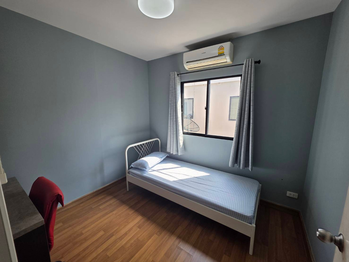 For RentTownhomeChaengwatana, Muangthong : Townhouse for rent, The Connect 41, Chaeng Watthana - Tiwanon, near Lotus Tiwanon, only 5 minutes.