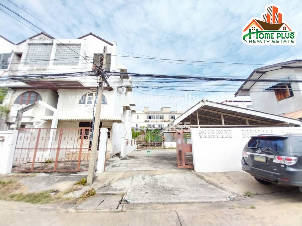 For SaleLandPathum Thani,Rangsit, Thammasat : Land with 3 -story townhome, Soi Lam Luk Ka 2, near the Thua Mi Stadium, area of ​​82 square wah