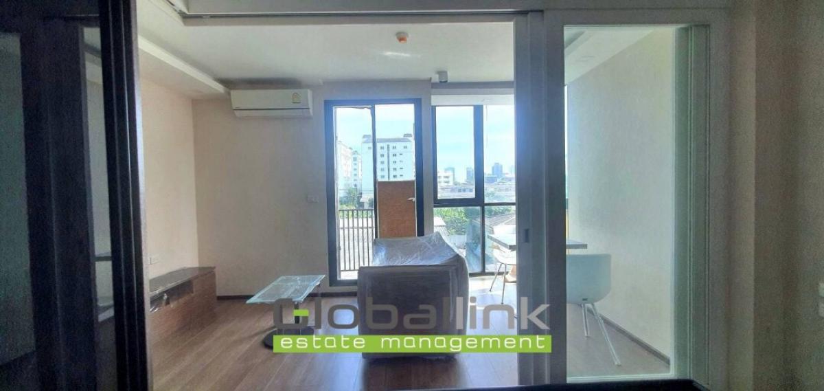 For SaleCondoRama9, Petchburi, RCA : GBL 2179 🔥Cheapest sale🔥 Condo The Remarkable Research Center 2 🏢👉 Size 30.70 sq.m. 👉 3rd floor 👉 Divided room ➡️ 1 bedroom ➡️ 1 bathroom ➡️ 1 living room🤩 Furniture, electrical appliances🛋✅️ 2 air conditioners✅️ Electric stove, hood✅️ Water heater