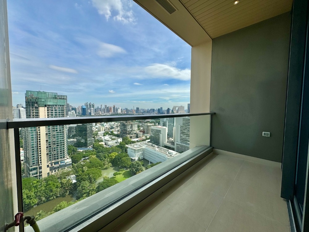 For SaleCondoWitthayu, Chidlom, Langsuan, Ploenchit : Rare Unit! Luxury 3BR at Sindhorn Residence is worth for living and investing as this is one of the most wanted place and area in BKK