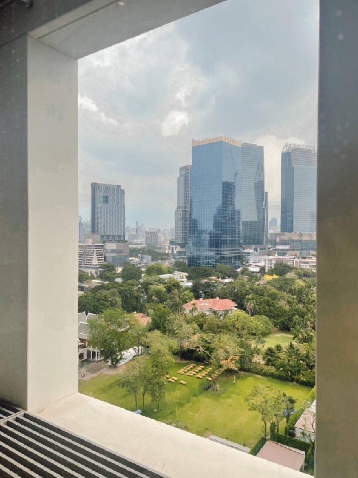 For SaleCondoSathorn, Narathiwat : 📢👇 Rare item  Luxury penthouse duplex, private lift, spacious living room , unblocked view, located in Sathorn, next to Sukhothai Hotel. There are three exits: one to Soi Suan Phlu , Soi Nanta(Sathon 1),  Sukhothai hotel ( south Sathon ), conceige serv