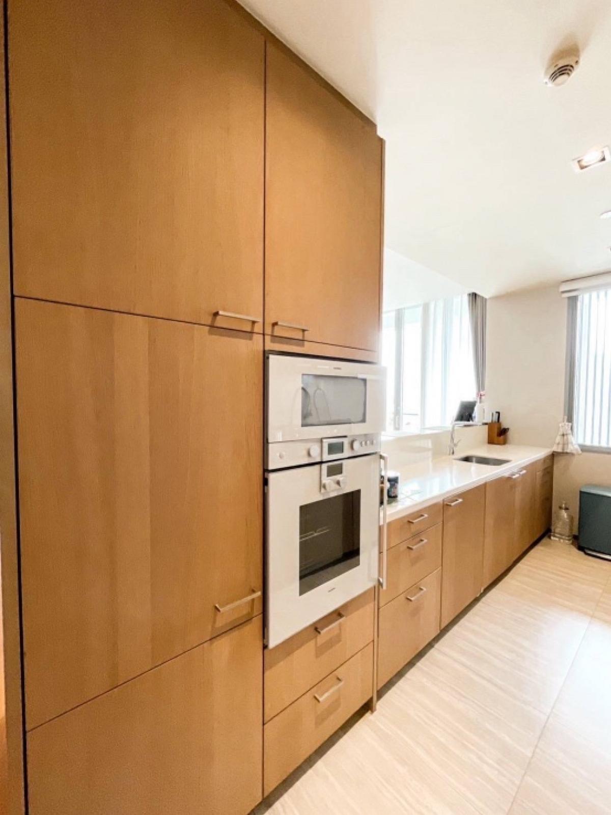 For SaleCondoSathorn, Narathiwat : 📢👇 Rare item  Luxury penthouse duplex, private lift, spacious living room , unblocked view, located in Sathorn, next to Sukhothai Hotel. There are three exits: one to Soi Suan Phlu , Soi Nanta(Sathon 1),  Sukhothai hotel ( south Sathon ), conceige serv