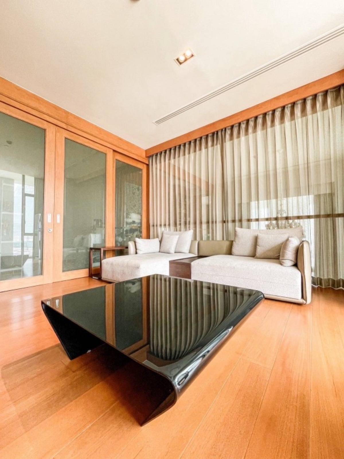 For SaleCondoSathorn, Narathiwat : 📢👇 Rare item  Luxury penthouse duplex, private lift, spacious living room , unblocked view, located in Sathorn, next to Sukhothai Hotel. There are three exits: one to Soi Suan Phlu , Soi Nanta(Sathon 1),  Sukhothai hotel ( south Sathon ), conceige serv