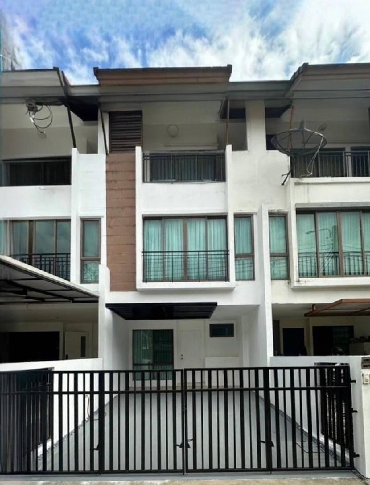 For RentHome OfficeOnnut, Udomsuk : Rent a Home Office. The company is located in Soi Sukhumvit 97/1, Bangchak, Phra Khanong, Bangkok. Near the BTS BTS station, Bang Chak Station, 800 meters.