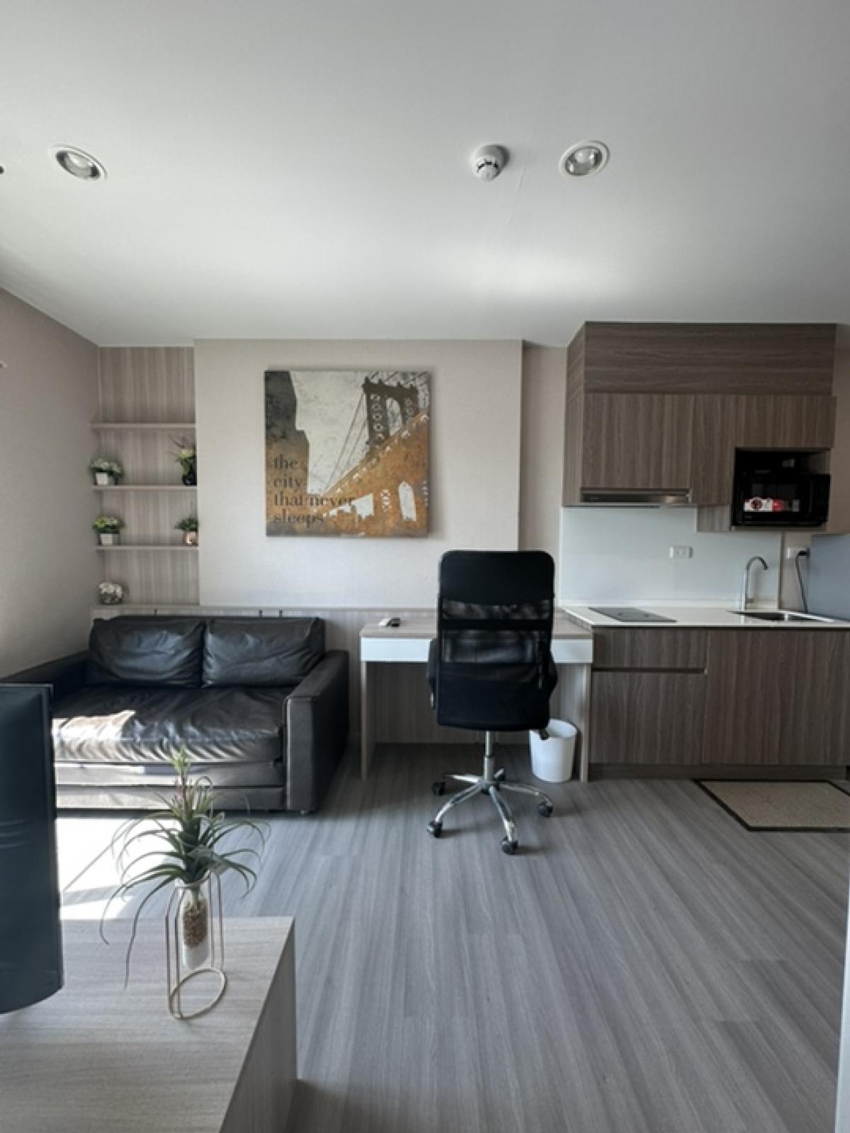 ให้เช่าคอนโดปิ่นเกล้า จรัญสนิทวงศ์ : ✔️ห้องว่าง 3 ธ.ค.68✔️The Parkland Charun-Pinklao 1 ห้องนอน 1 ห้องน้ำขนาด 30 ตรม. ชั้น 21 ตึก C 💰15,000 บาท/เดือน 
สัญญา 1 ปี ล่วงหน้า 1 เดือน ประกันความเสียหาย 2 เดือน
📌Line : kornkamolnwz | 098-259-9352 [Owner K.Now]  ไม่รับเอเจ้นท์