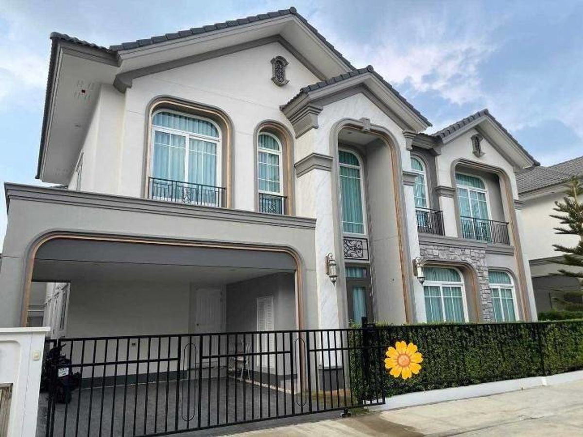 For RentHouseNawamin, Ramindra : #For rent, 2-storey single house, 4 bedrooms, 5 bathrooms, beautiful and new house, complete furniture and appliances, ready to move in, Grandio Ramintra-Ring Road Village, rental price 90,000 baht/month #Pets allowed #Foreigners welcome