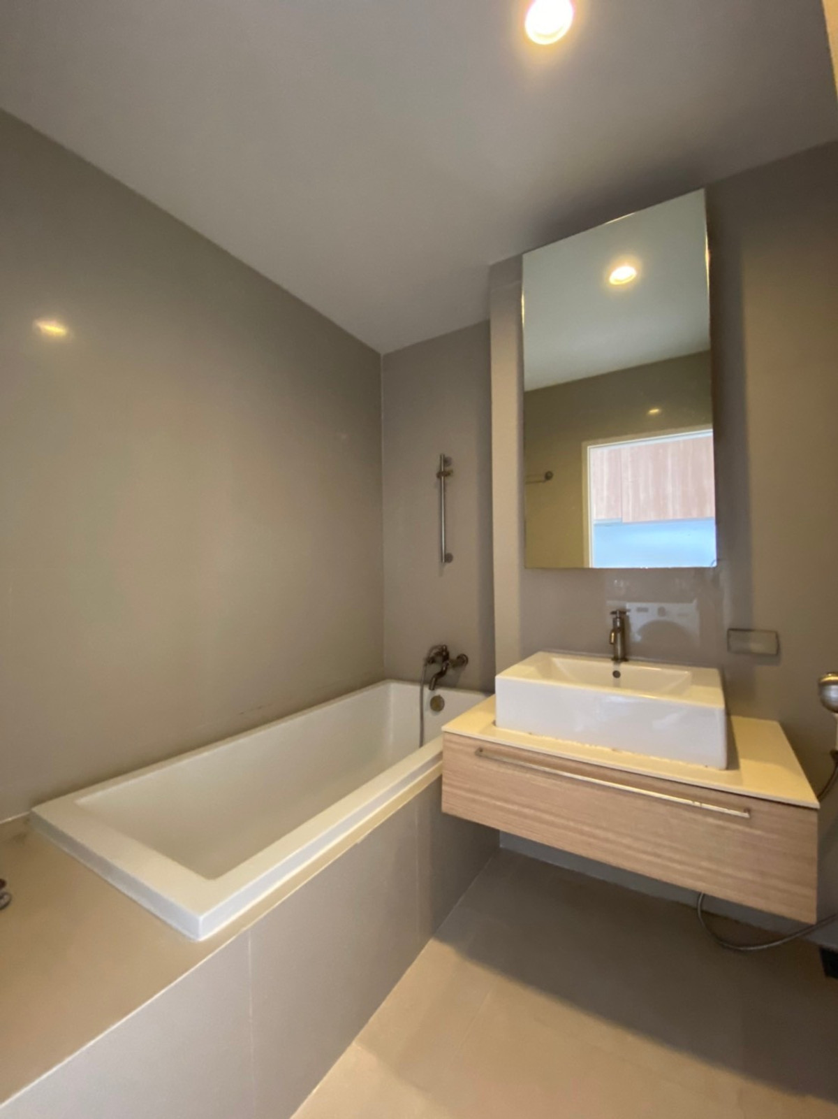 ให้เช่าคอนโดลาดพร้าว เซ็นทรัลลาดพร้าว : ให้เช่า 🌈✨ The Issara Ladprao  34 Sq.m 13,500 บาท ชั้นสูงวิวสวย ราคาถูกมาก โทร 092-2462653 Donut