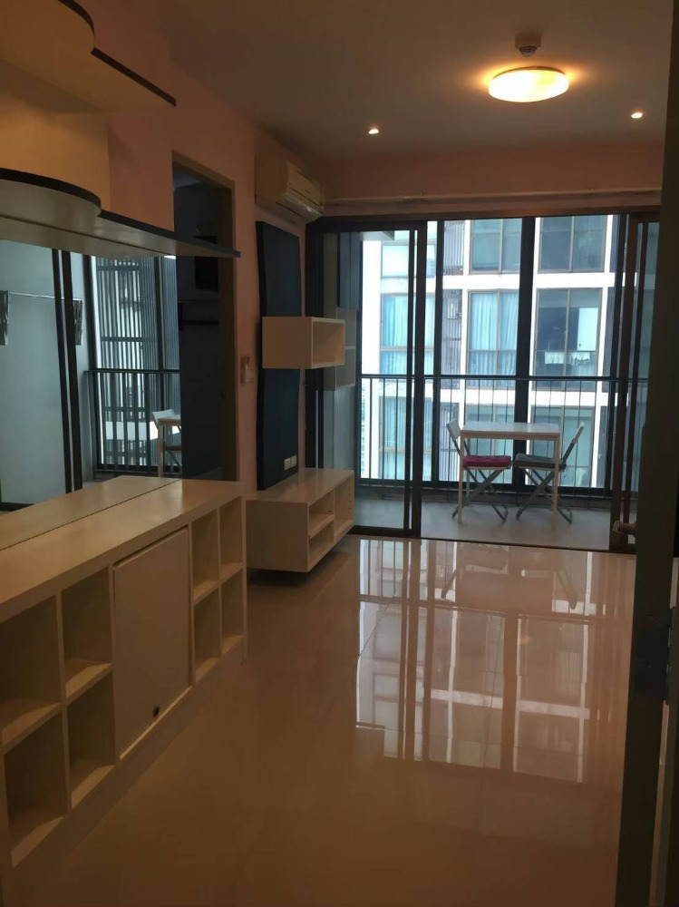 For SaleCondoWongwianyai, Charoennakor : For sale: Condo Ideo Sathorn-Taksin, next to BTS Krung Thon Buri and connection point to the Gold Line